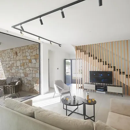 Kube Kb2 * Agia Napa